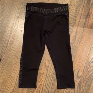 Fabletics cropped leggings
